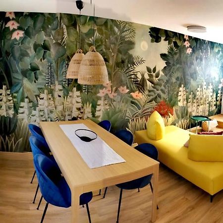 Rainbow Apartment, كوبر المظهر الخارجي الصورة